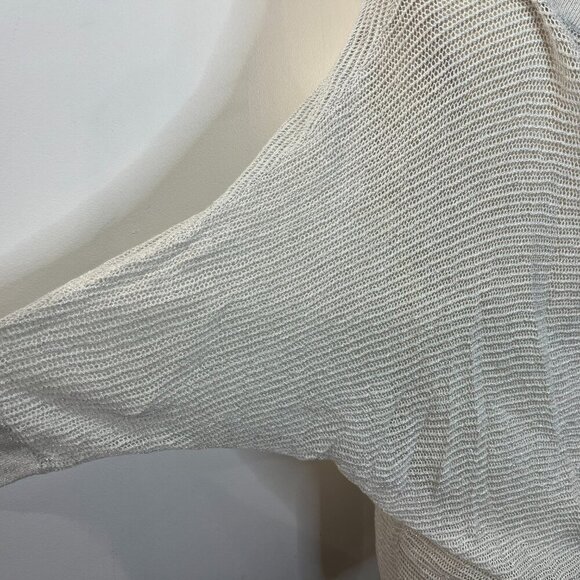 EXPRESS Women's White Silver Netted Sweater - Size Large - NWT $59.90 - Picture 6 of 6